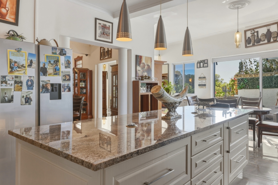 4 Bedroom Property for Sale in Vredehoek Western Cape